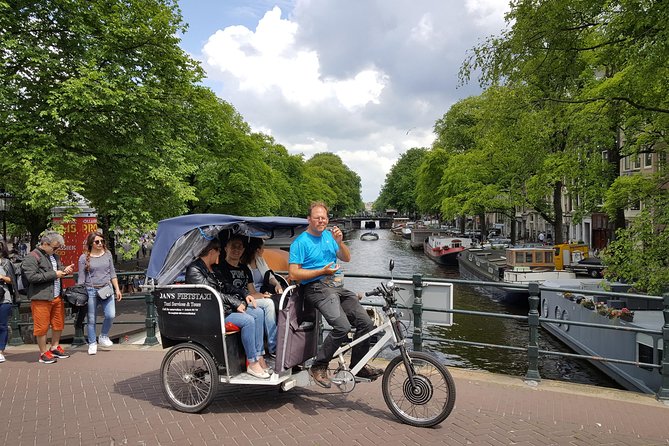 1,5 hours Amsterdam Rickshaw Tour - Why a rickshaw works well in Amsterdam