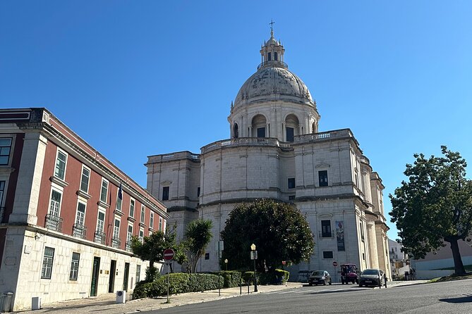 1.5H Private Tuk Tuk Tour of Historic Lisbon - What private service changes