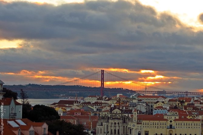 1 hour in Tuk Tuk to access the famous viewpoints of Lisbon - Who Should Book This Experience?