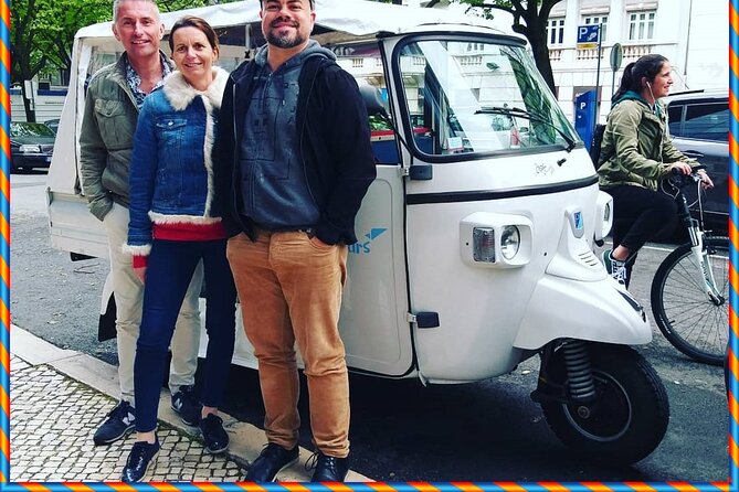 1 hour in Tuk Tuk to access the famous viewpoints of Lisbon - Senhora do Monte for the Best City Bearings