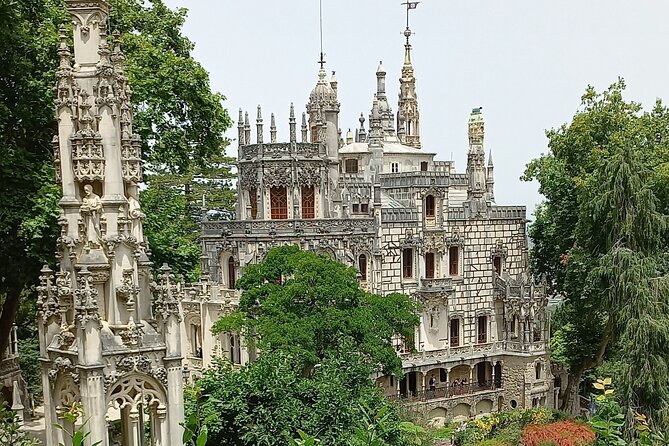 1 Hour Sightseeing Tour in Sintra with Tuktuk - The Moorish Castle high above town