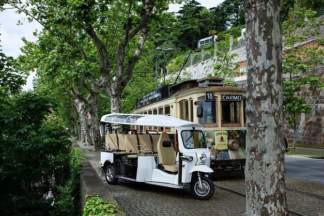 2 Hour Discover Gaia on a Private Eco-Friendly Tuk Tuk Tour - A quiet pause at Douro Marina