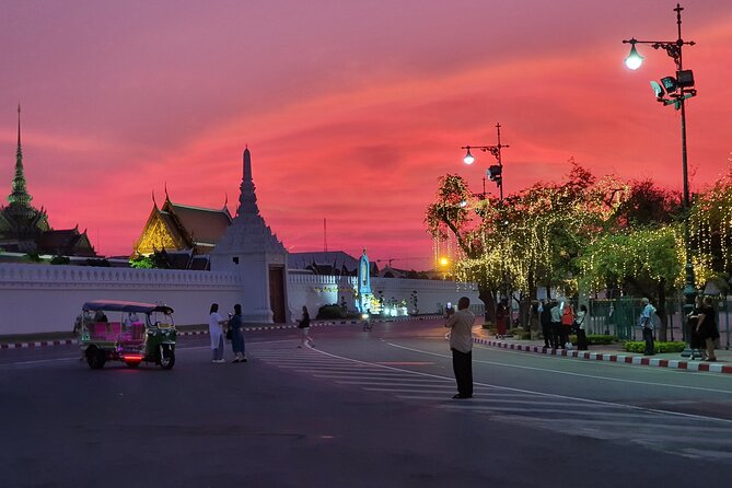 2 Hour Electric Tuk Tuk Cultural Tour of Bangkok - Pak Khlong Talat, Bangkok’s flower market
