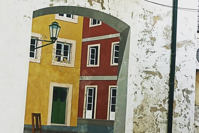 2H Tuk Tuk Tour Central Lisbon - Baixa shows how Lisbon rebuilt after the 1755 earthquake