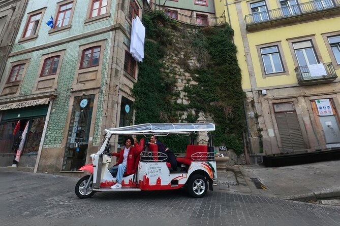 3 Hour Tuk tuk Tour in Porto - Palácio de Cristal and the wider river views