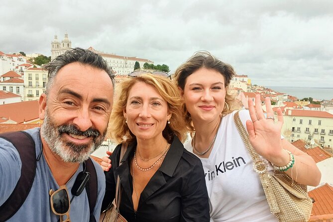 3 Hours Tuk Tuk Tour - Lisboa beyond the guidebooks - São Roque and São Pedro de Alcântara