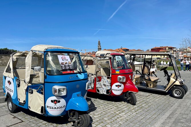 3h30 tour in Porto by Tuk Tuk - Carmo and Carmelitas, two churches in one stop