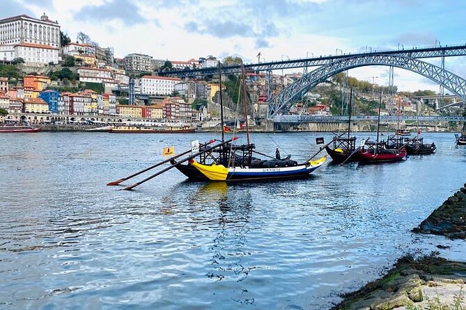 3h30 tour in Porto by Tuk Tuk - Finishing at Praia do Ourigo