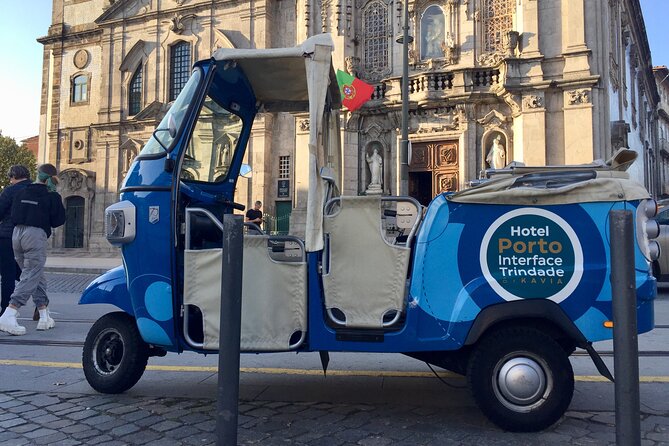 3h30 tour in Porto by Tuk Tuk - São Bento Station and the university square