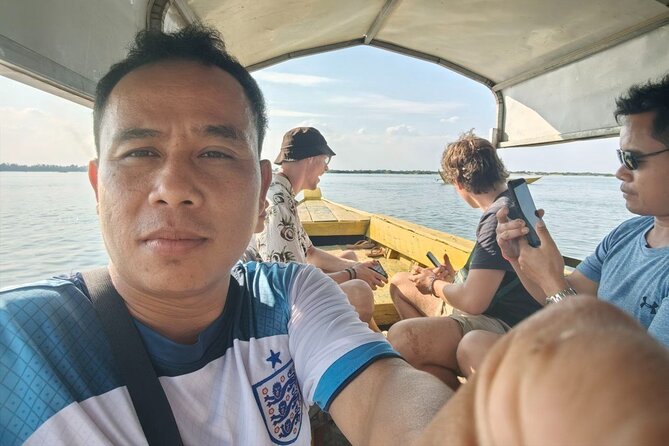 4 hours taking tuk tuk to see Mekong dolphins and countryside - The road north to Kampi village