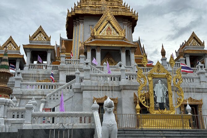 8 Hours Tuk Tuk Private Tour within Bangkok Area: Customed Trips - Wat Traimit and the Golden Buddha