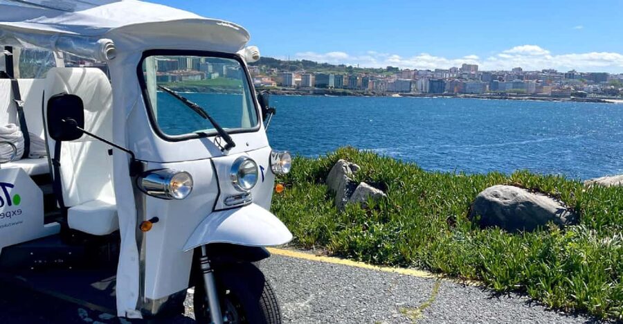 A Coruña: Premium Tuk Tuk tour - Pontevedra Square, Lugo Square, and Méndez Núñez Gardens