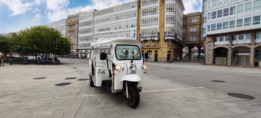 A Coruña: VIP Tuk Tuk tour - Beaches, football, and the Octopus stop