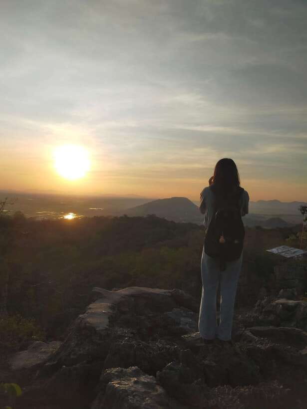 A Day TukTuk Bambootrain, Banan, Killing & Bat Caves, Sunset - A serious stop at the Killing Cave