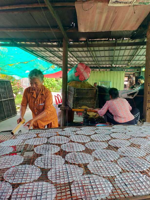 A Day TukTuk Handicrafts Bambootrain Killing&BatCaves,Sunset - What the $24 price really covers
