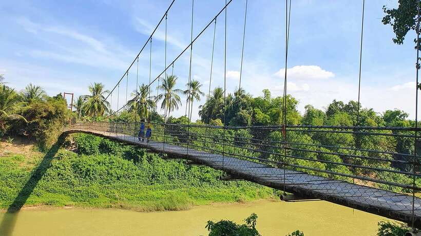 A Day TukTuk Handicrafts Bambootrain Killing&BatCaves,Sunset - Morning food stops in the countryside