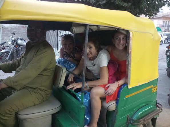 Agra: 6 Hour Tuk-Tuk / Rickshaw Tour - Three hours at the Taj Mahal