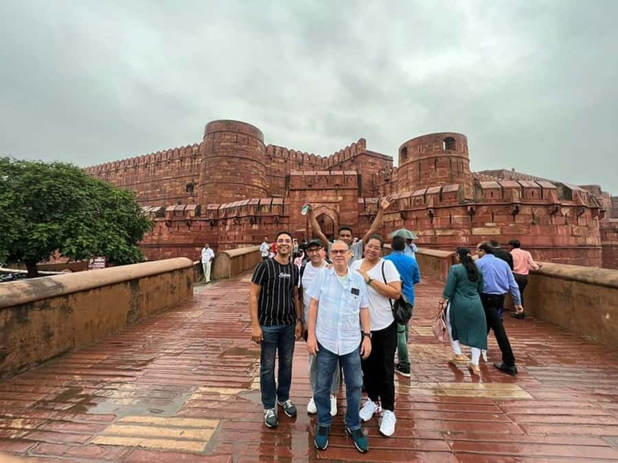 Agra: Private Full-Day Sightseeing Tour by Tuk-Tuk or Cab - Practical costs and what is included