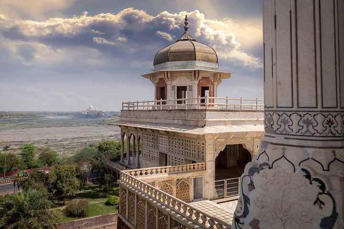 Agra: Street Food and Walk Tour with Spice Market by Tuk-Tuk - Rawatpara spice market and Seth Gali snacks