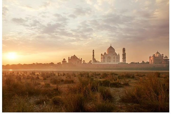 Agra: Street Food and Walk Tour with Spice Market by Tuk-Tuk - Mankameshwar Temple and the old-city contrast