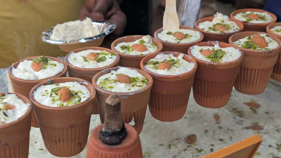 Agra: Street Food Tour with Spice Market on Tuk-Tuk Ride - Chaat Gali and the first round of snacks
