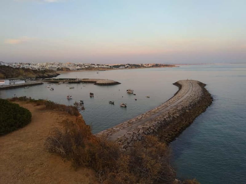 Albufeira: Guided Tour by Tuk-Tuk - What the guides add to the ride