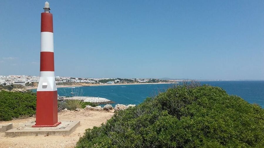 Albufeira: Private Tuk Tuk Tour - Old town and new town: two sides of Albufeira