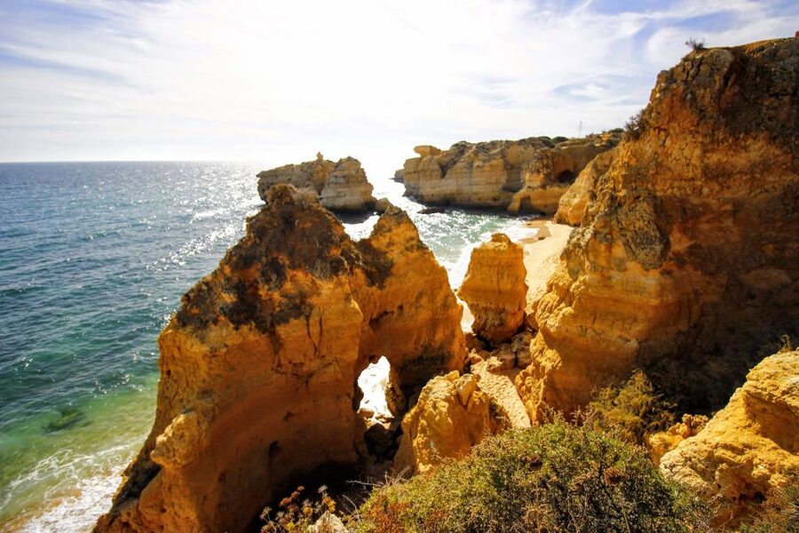 Albufeira: Tuk Tuk Ride with Old Town and Beaches - Old Town streets, monuments, and local context