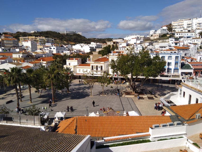 Albufeira: Tuk-tuk Sightseeing Tour - Falesia Beach and the red cliffs