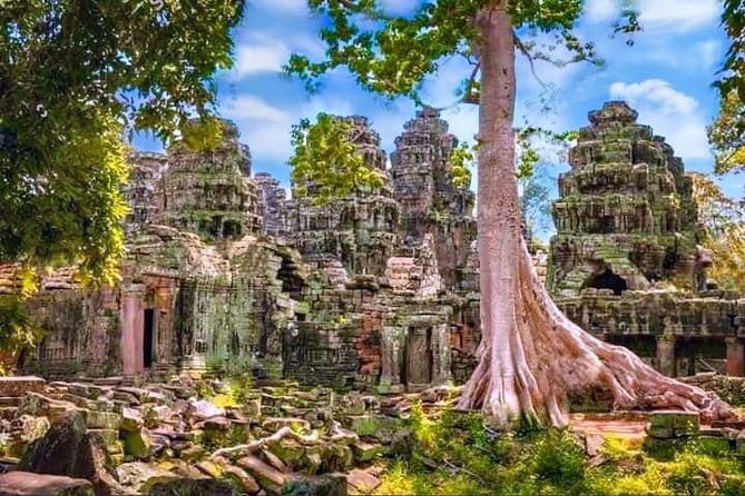 Amazing full day TUKTUK tour - Angkor Thom and the four-faced Bayon