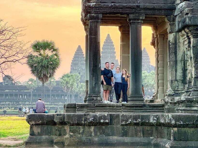 Angkor Wat 1 Day with Sunrise Combined tour with (Tuk Tuk) - Angkor Thom and its five major sights