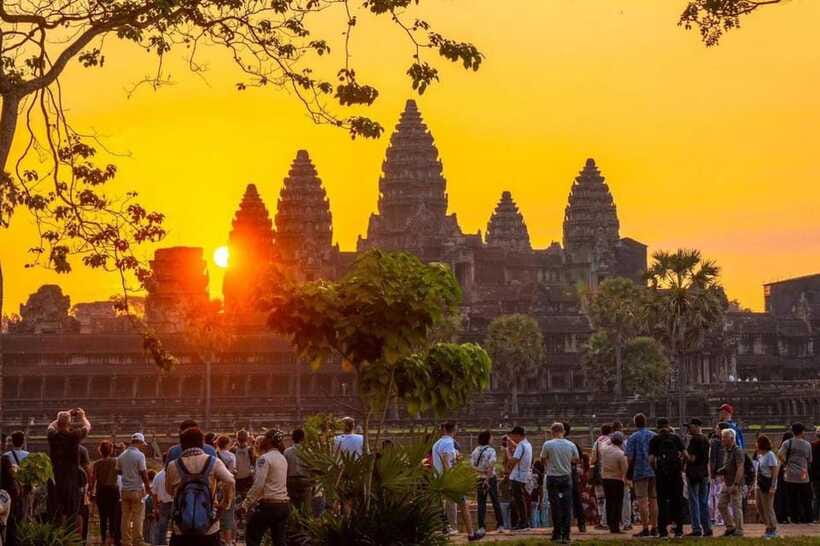 Angkor Wat 1 Day with Sunrise Combined tour with (Tuk Tuk) - Ta Prohm, the Tomb Raider temple