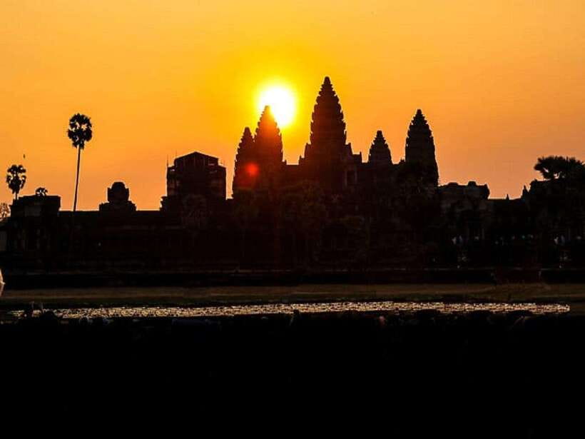Angkor Wat Small Tour Sunrise With Private Tuk Tuk - Sunrise at Angkor Wat