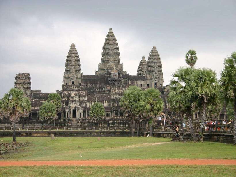 Angkor Wat Small Tour With Private Tuk Tuk - Five Angkor temples on one compact route