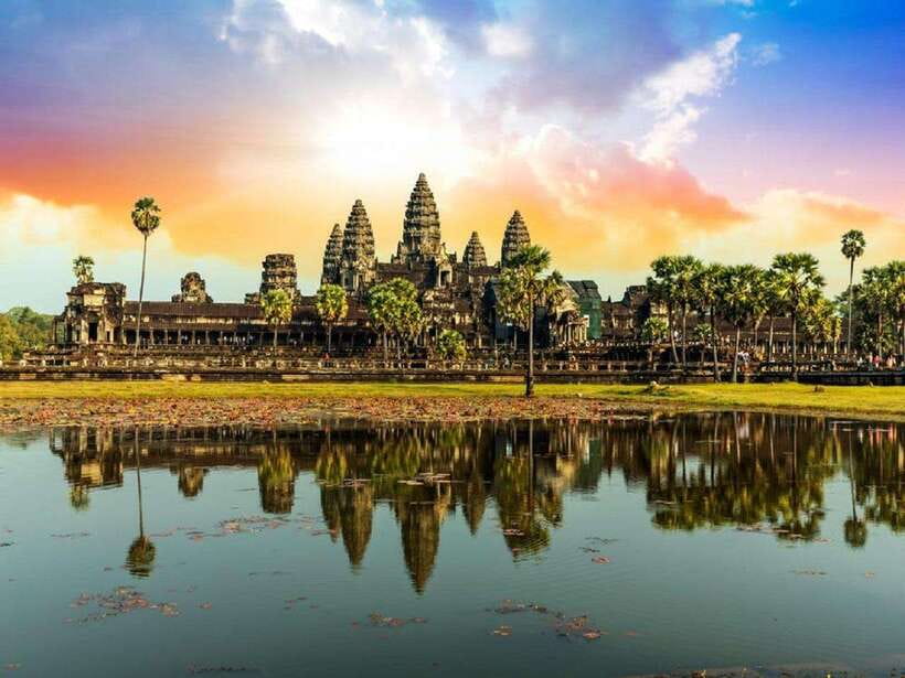 Angkor Wat Small Tour With Private Tuk Tuk - Starting with Angkor Wat