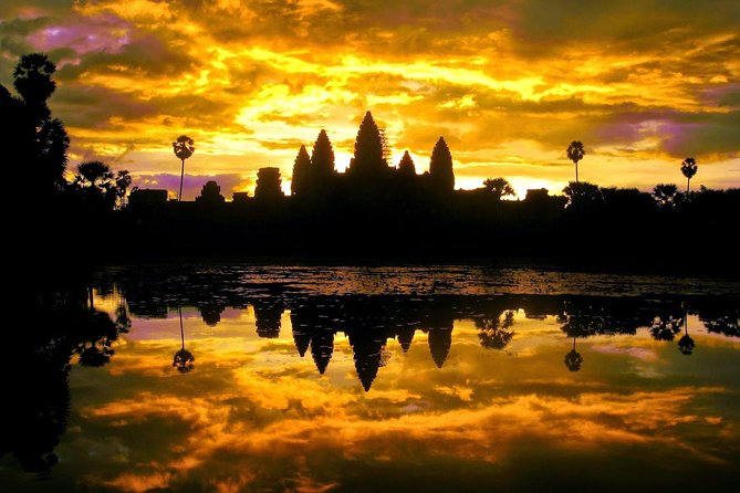 Angkor Wat Sunrise Private Tour by Tuk Tuk - Angkor Wat gives you the grand opening