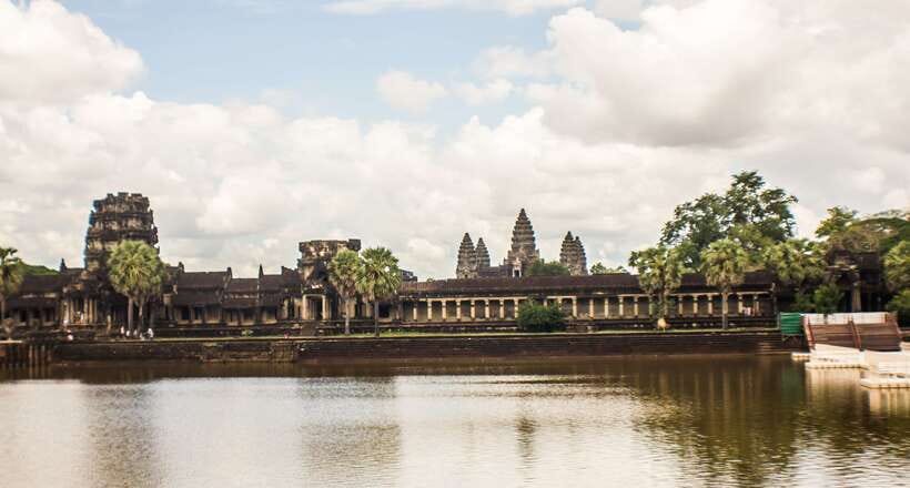 Angkor Wat: Tuk Tuk and Walking Tour - Walking distance, timing, and comfort