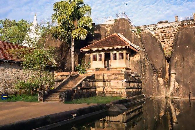 Anuradhapura: 14 Ancient City Sites Tuk Tuk Tour - Timing, heat, and what to bring