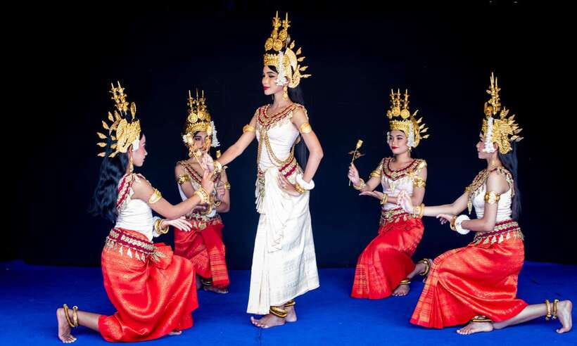 Apsara Dance Show with Dinner by Tuk-Tuk Roundtrip Transfer - Should you book the Apsara dinner show?