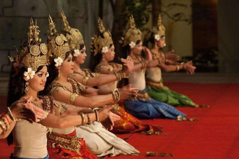 Apsara Traditional Dances & Local Buffet with Tuk-Tuk Ride - Key points at a glance