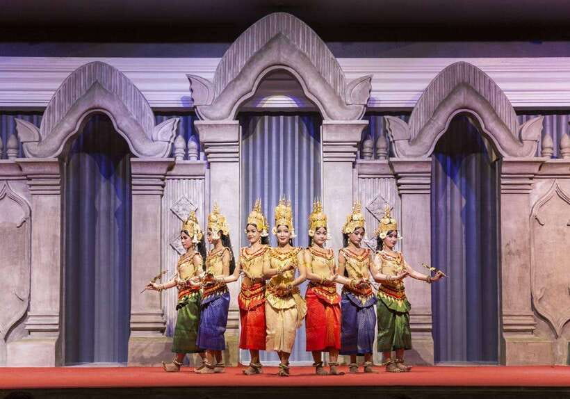 Apsara Traditional Dances & Local Buffet with Tuk-Tuk Ride - Why Apsara dance is worth your evening