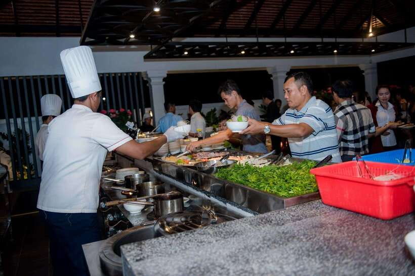 Apsara Traditional Dances & Local Buffet with Tuk-Tuk Ride - Booking details that matter