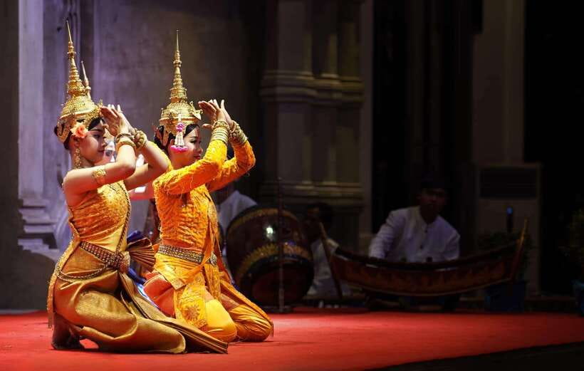Apsara Traditional Dances & Local Buffet with Tuk-Tuk Ride - The tuk-tuk ride sets an easy pace