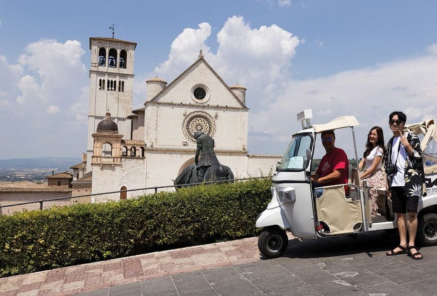 Assisi: Panoramic Tuk Tuk Tour - Santa Chiara and the eastern side of town