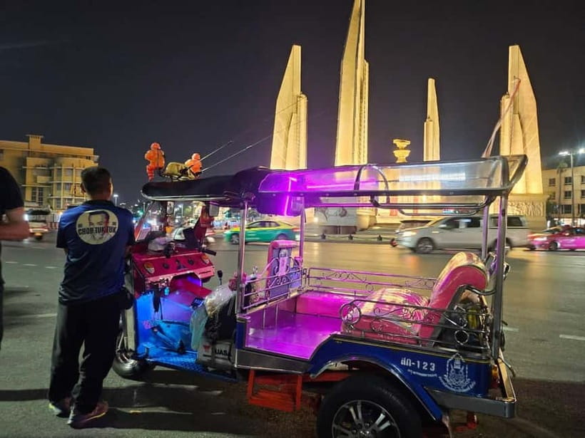 Bangkok: 2-hour Old City CHOB TUK TUK+ Talat Noi Street Art - Talat Noi gives the tour its local character