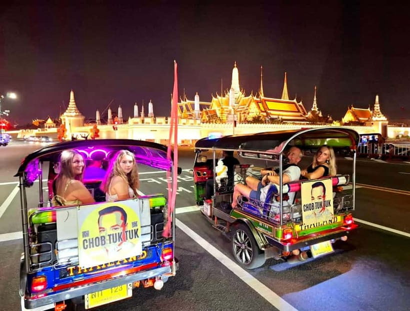 Bangkok: 2-hour Old City CHOB TUK TUK+ Talat Noi Street Art - City Pillar Shrine and the heart of the Old City