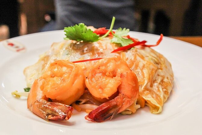 Bangkok Best Midnight Food Tour by Tuk Tuk - A bar stop before the final plate