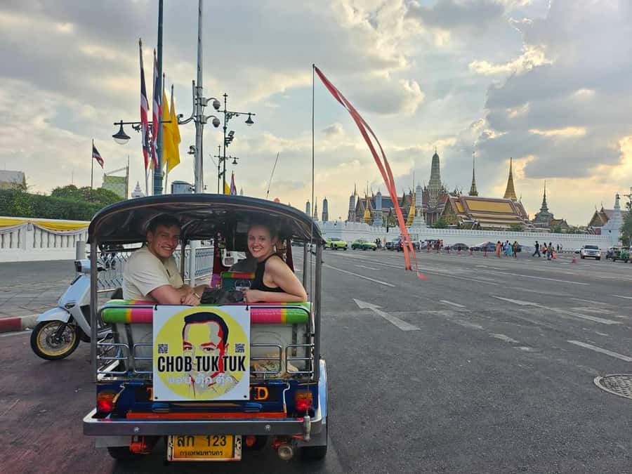 Bangkok: CHOB TUK TUK Ride + Canal Tour + Foods Tasting - Should you book it?