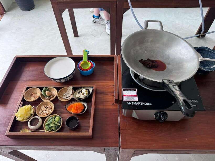 Bangkok: Cooking Class + Tuk Tuk Ride + Market Tour - Four Dishes, Four Different Thai Flavors