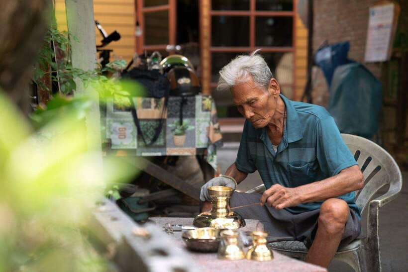 Bangkok Electric Tuk Tuk: Street Food & Markets - Heat, clothing, and the practical side